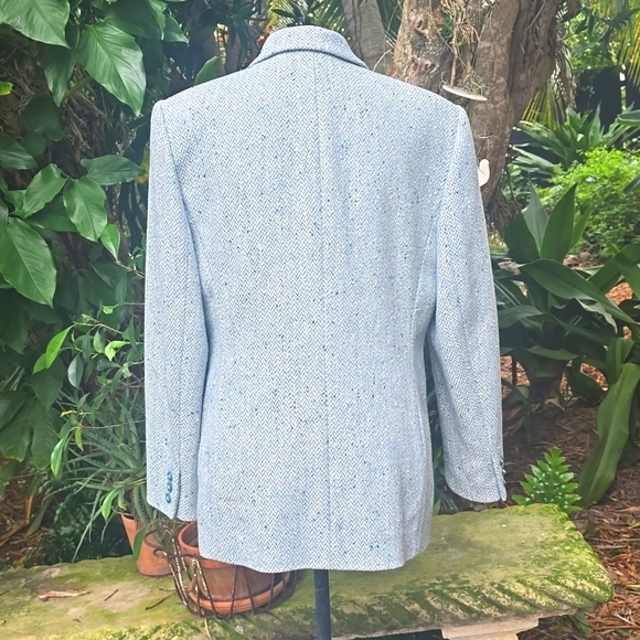 Talbots light blue 100% wool sz 12 2 button blazer. Gently worn condition - Picture 6 of 12
